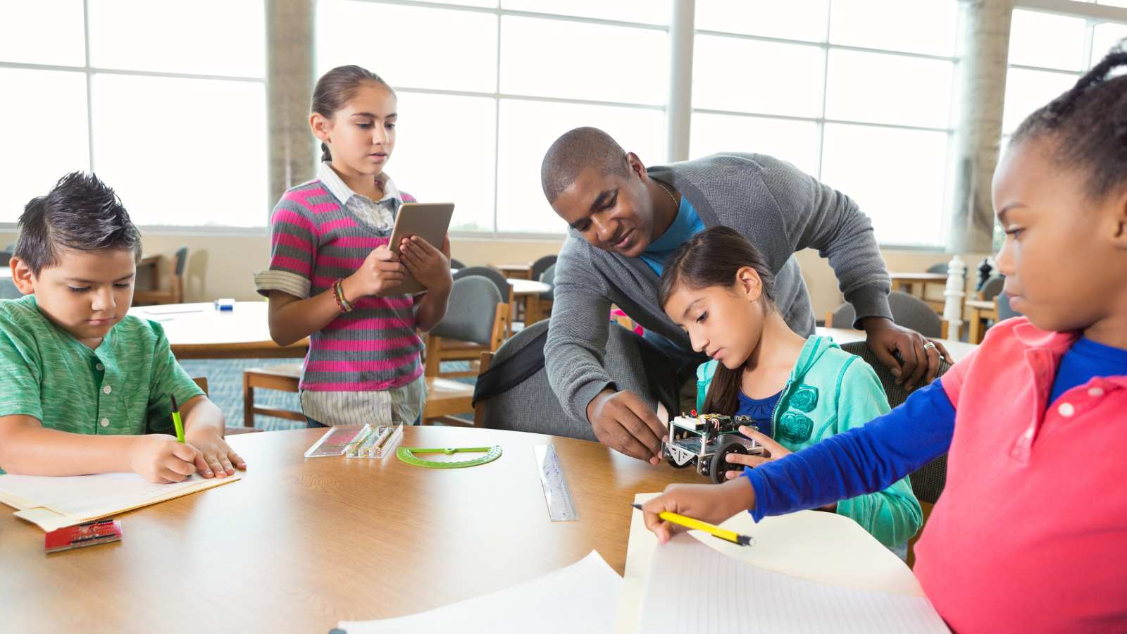 Summer school students learning STEM through project-based learning